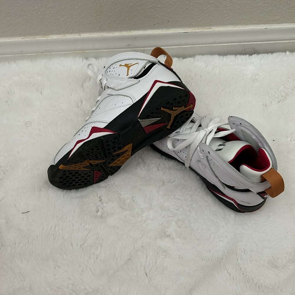 Jordan Sneakers Euc - Picture 5 of 6